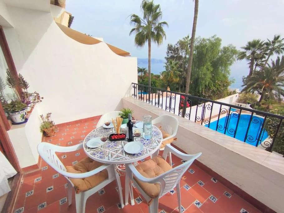 Beautiful 2 Bedroom In Calle Carabeo, Nerja Kültér fotó