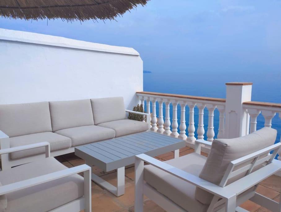 Beautiful 2 Bedroom In Calle Carabeo, Nerja Kültér fotó