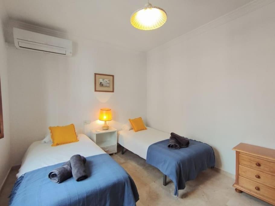 Beautiful 2 Bedroom In Calle Carabeo, Nerja Kültér fotó