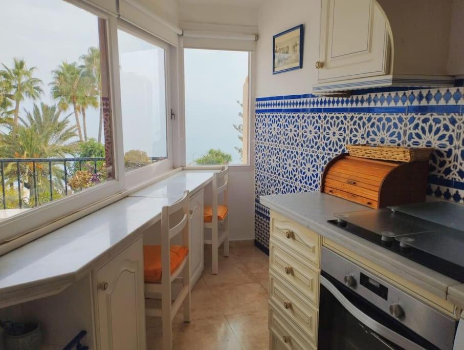 Beautiful 2 Bedroom In Calle Carabeo, Nerja Kültér fotó