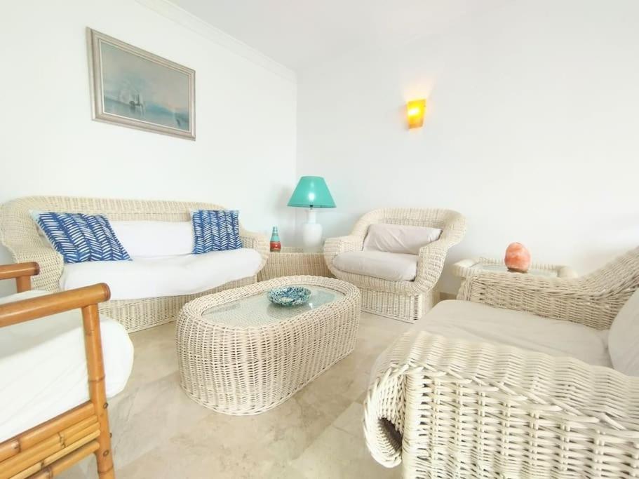 Beautiful 2 Bedroom In Calle Carabeo, Nerja Kültér fotó